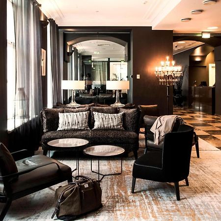 Hotel Telegraaf, Autograph Collection Tallinn Bagian luar foto The hotel's lobby