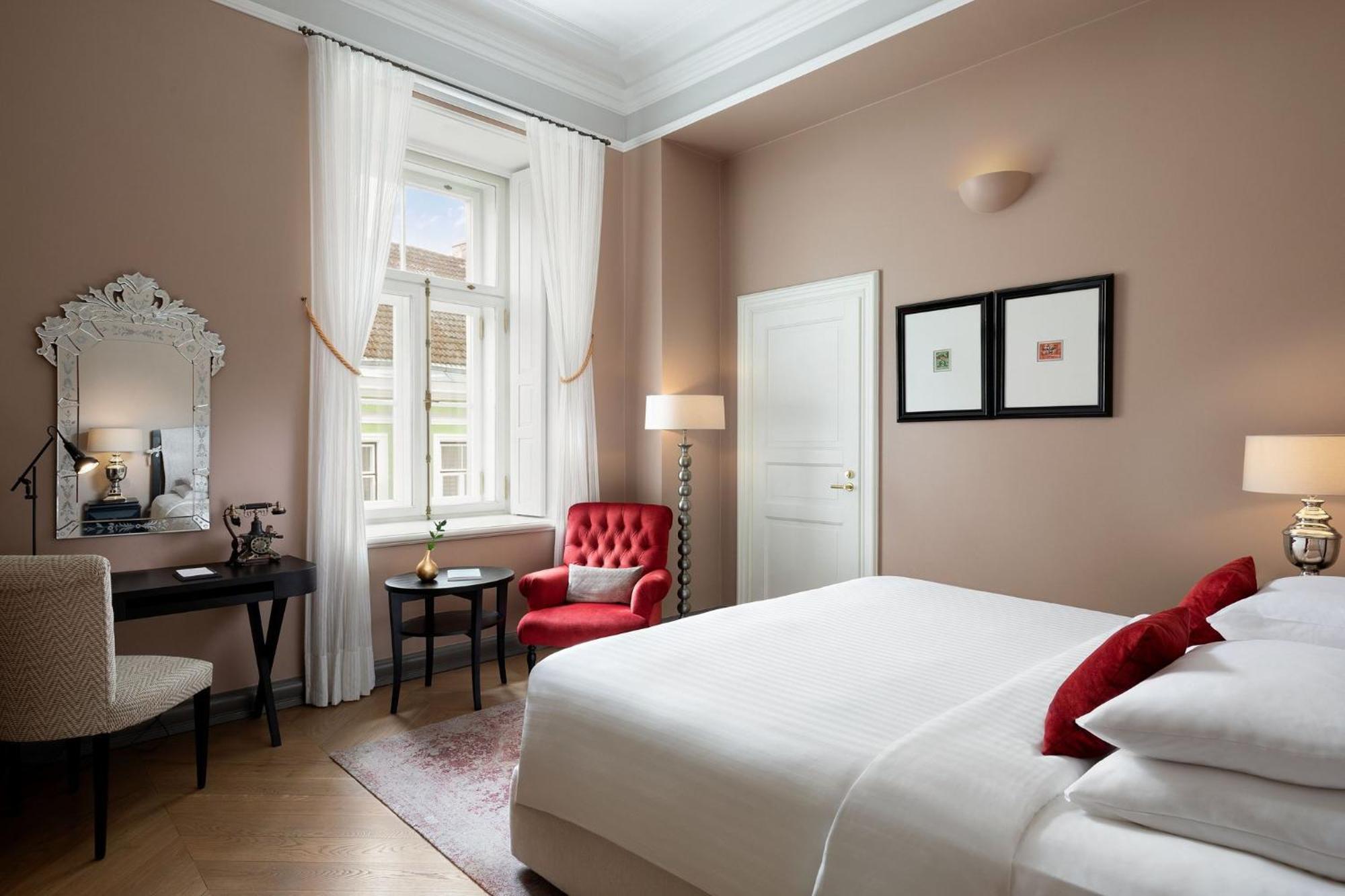 Hotel Telegraaf, Autograph Collection Tallinn Bagian luar foto